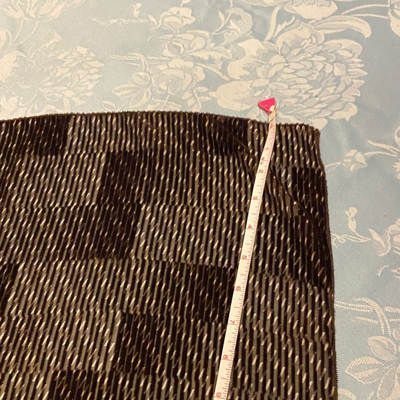 Brown Patterned Scarf - Picture 6 of 10